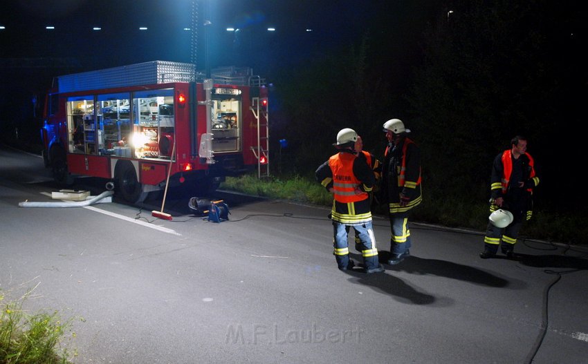 Einsatz BF Koeln PEINGEKLEMMT in Leverkusen P105.JPG